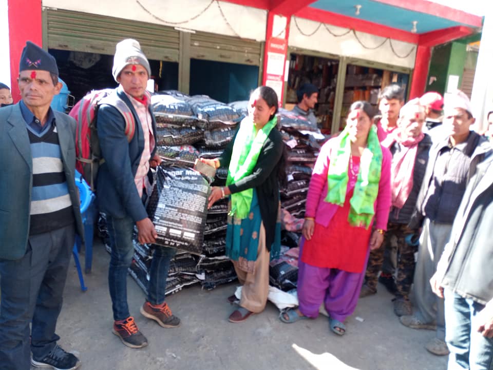 वाढी तथा पहिरो पिडितलाई खाद्यान्न सहयोग