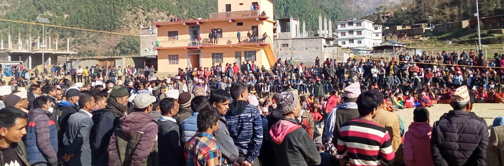 ओलीको पक्षमा राकममा बृहत आम सभामा (तस्वीरहरू)