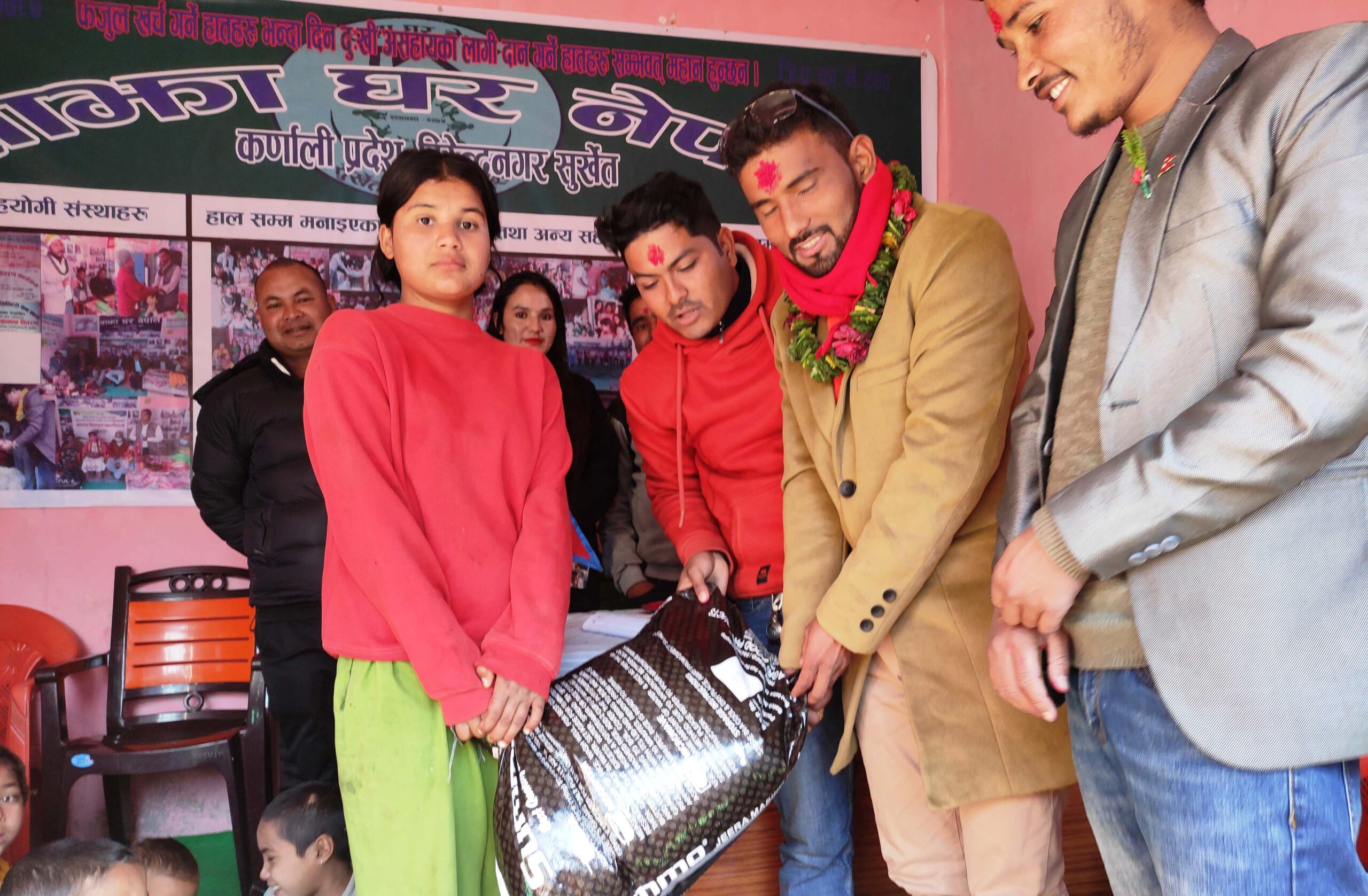 समाजसेवी शाहीको जन्मदिन साझा घर सुर्खेतलाई सहयोग गरेर मनाईयो