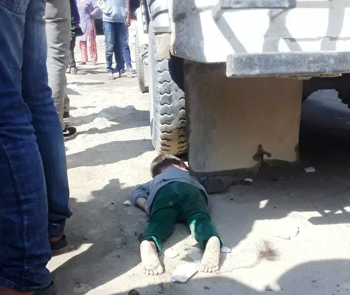 घाईते वालकलाई पछाडी ब्याक गरेर मारेपछि