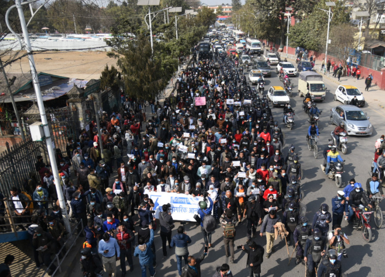 ‘नागरिक’ आन्दोलनमा नागरिक नै नआएपछि…