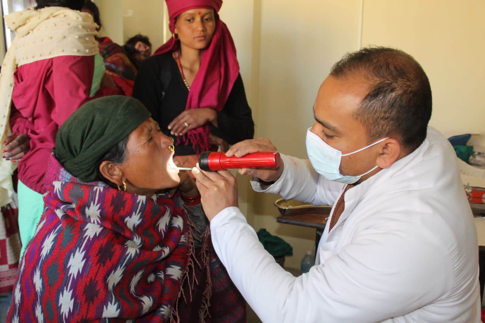 काठ्माण्डौ मेडिकल कलेजको सहयोगमा कालिकोटमा स्वास्थ्य शिबिर